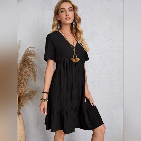 Full Size V-Neck Short Sleeve Dress - Picture 4 of 6